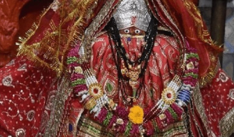 शीतला अष्टमी 2026: क्यों लगाया जाता है माता को ठंडे पकवानों का भोग? जानें पूजा विधि और पौराणिक कथा